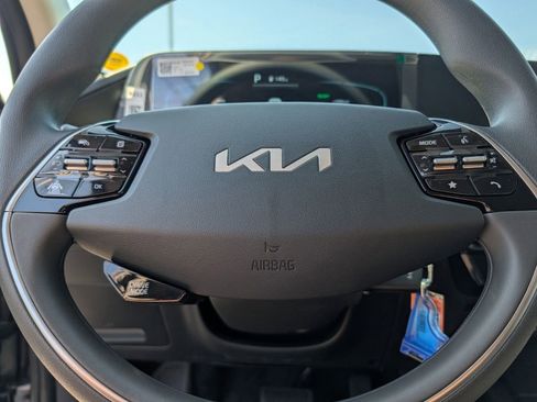 New 2026 Kia Niro LX FWD image 31