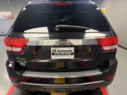 Used 2012 Jeep Grand Cherokee Overland AWD/4WD image 5