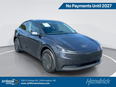 Used 2026 Tesla Model Y AWD image 1