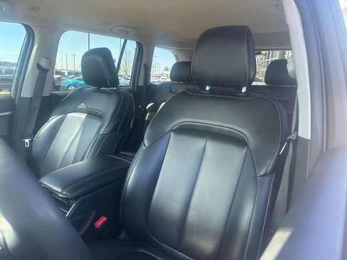 Used 2023 Jeep Grand Cherokee Limited w/ Trailer Tow Prep Group (B) image 7