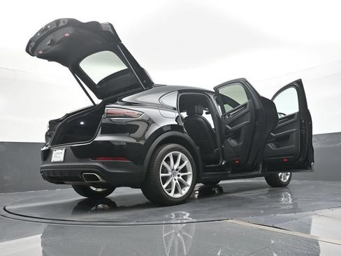 Used 2023 Porsche Cayenne Coupe w/ Premium Package AWD/4WD image 27