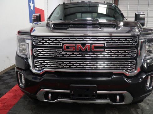 Used 2022 GMC Sierra 3500 Denali w/ Denali Black Diamond Edition AWD/4WD image 5