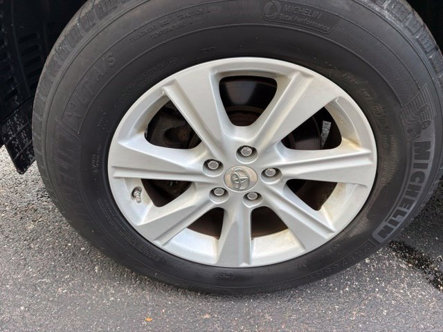 Used 2012 Toyota Highlander 4WD w/ Tow Pkg image 21