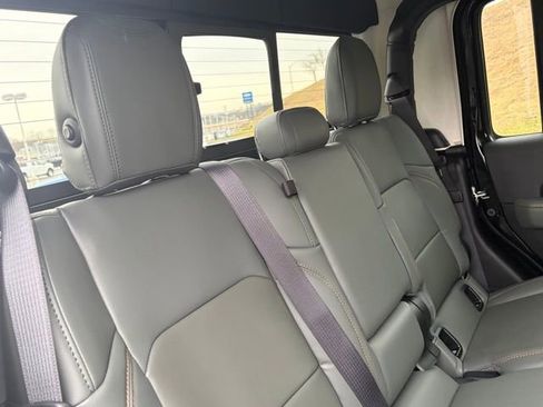 New 2026 Jeep Gladiator Mojave image 32