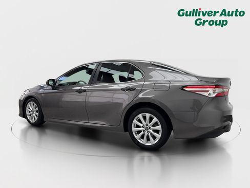 Used 2018 Toyota Camry LE FWD image 4