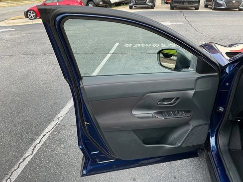 Certified 2025 Nissan Kicks S image 11