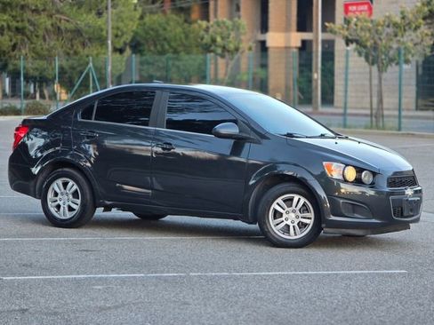 Used 2014 Chevrolet Sonic LT image 5