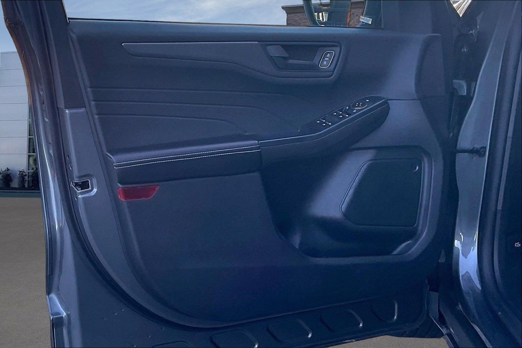 Certified 2025 Ford Escape Active AWD/4WD image 20