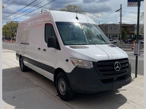 Used 2020 Mercedes-Benz Sprinter 2500 image 1