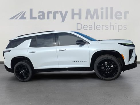 New 2026 Chevrolet Traverse RS w/ LPO, Floor Liner Package image 6