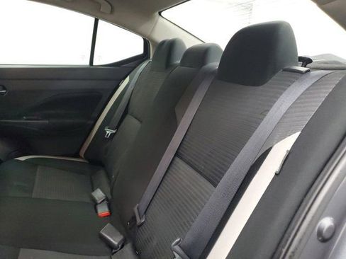 Used 2021 Nissan Versa SV FWD image 11