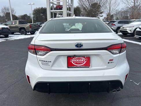 Used 2025 Toyota Corolla SE image 6