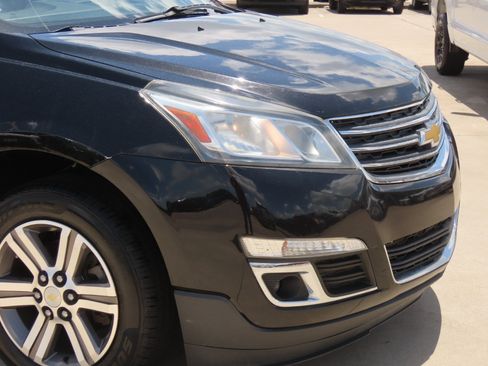 Used 2017 Chevrolet Traverse LT FWD image 6