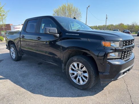 Used 2021 Chevrolet Silverado 1500 Custom image 2