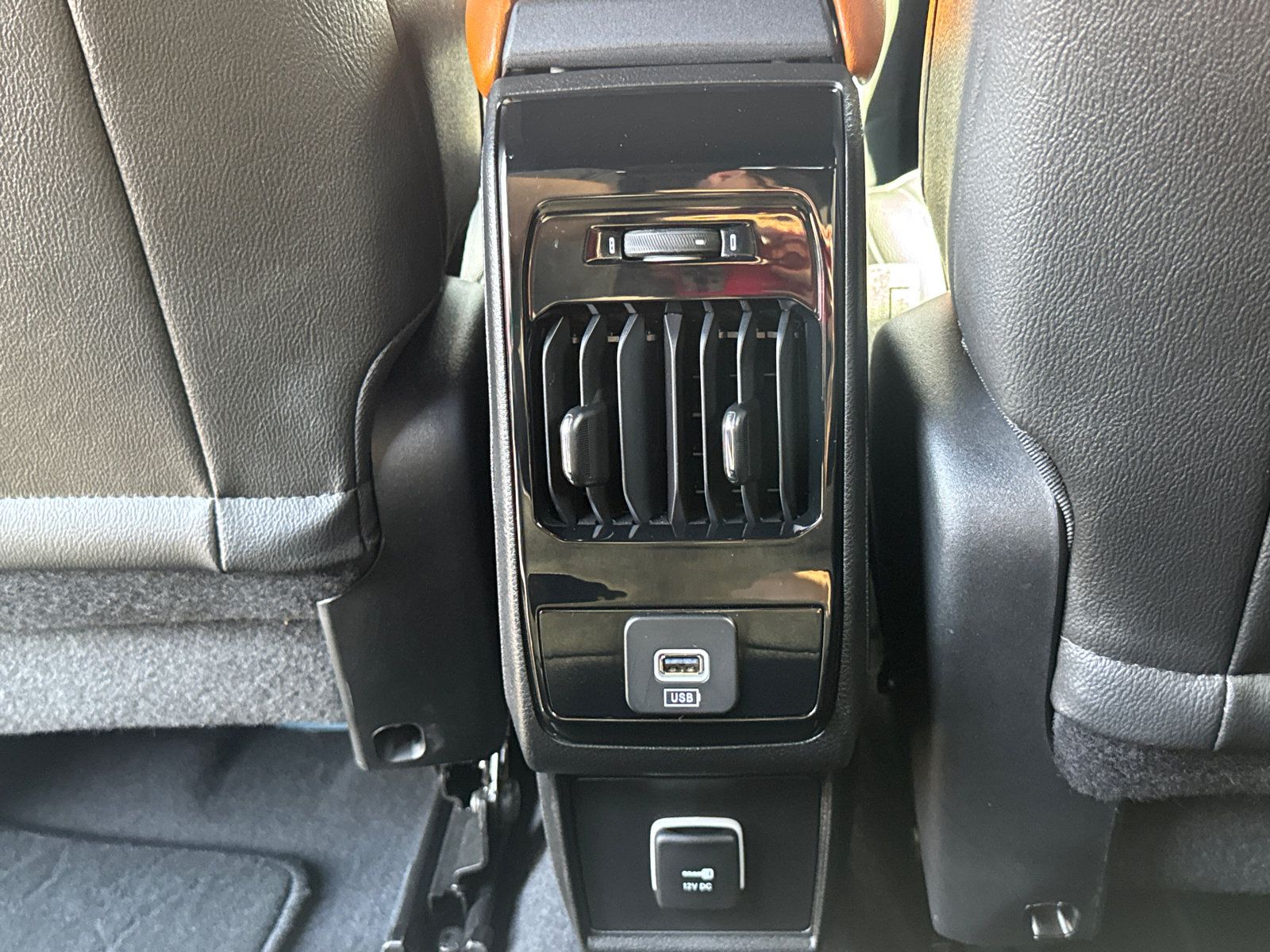 Used 2025 Jeep Compass Limited AWD/4WD image 7
