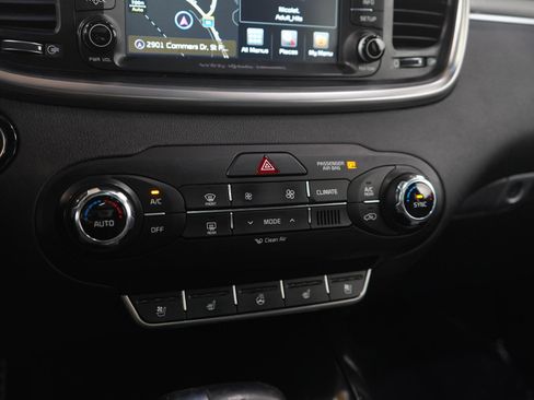 Used 2017 Kia Sorento SX AWD/4WD image 24