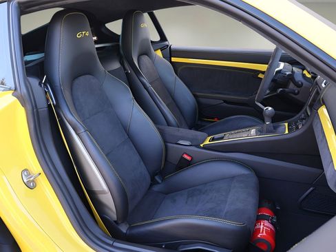 Used 2016 Porsche Cayman GT4 RWD image 14
