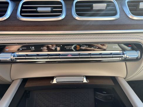 Used 2024 Mercedes-Benz GLE 450 4MATIC image 16