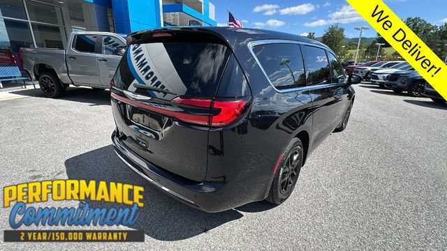 Used 2025 Chrysler Pacifica Select FWD image 6