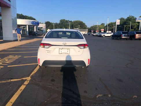 Certified 2025 Toyota Corolla LE FWD image 6