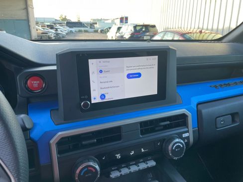 Used 2025 Toyota Tacoma TRD Off-Road image 21