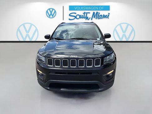 Used 2020 Jeep Compass Latitude FWD image 2