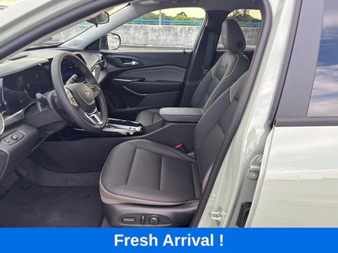 Used 2026 Chevrolet Trax ACTIV w/ Driver Confidence Package FWD image 2