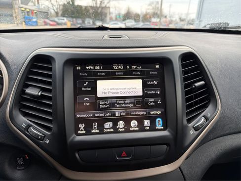 Used 2014 Jeep Cherokee Latitude w/ Comfort/Convenience Group image 17