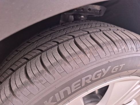 Certified 2026 Buick Encore GX Preferred w/ Advanced Technology Package FWD image 18
