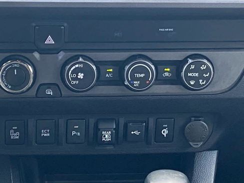 Used 2020 Toyota Tacoma TRD Sport w/ Technology Package image 12