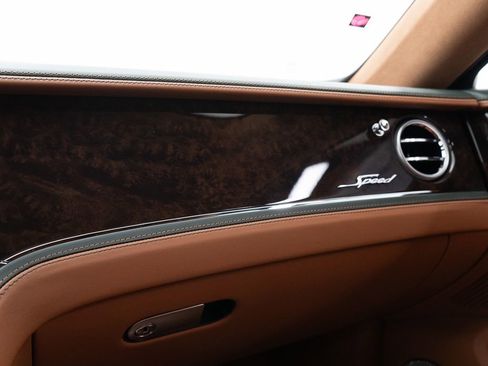 Used 2025 Bentley Flying Spur Plug-In Hybrid AWD/4WD image 43