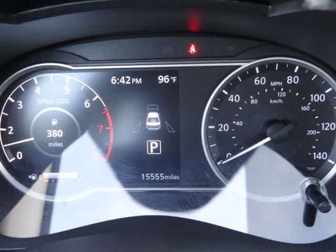 Used 2025 Nissan Versa SV FWD image 17