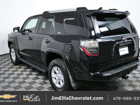Used 2021 Toyota 4Runner SR5 AWD/4WD image 27
