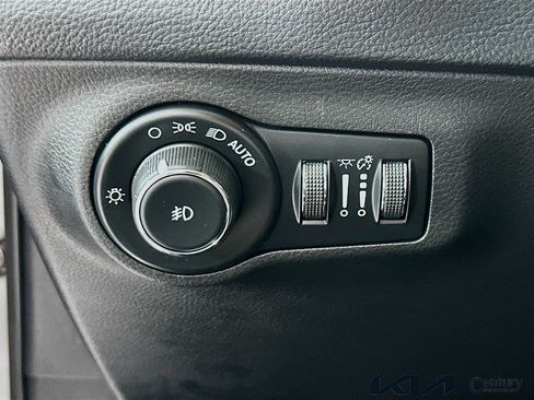 Used 2018 Jeep Compass Limited AWD/4WD image 10
