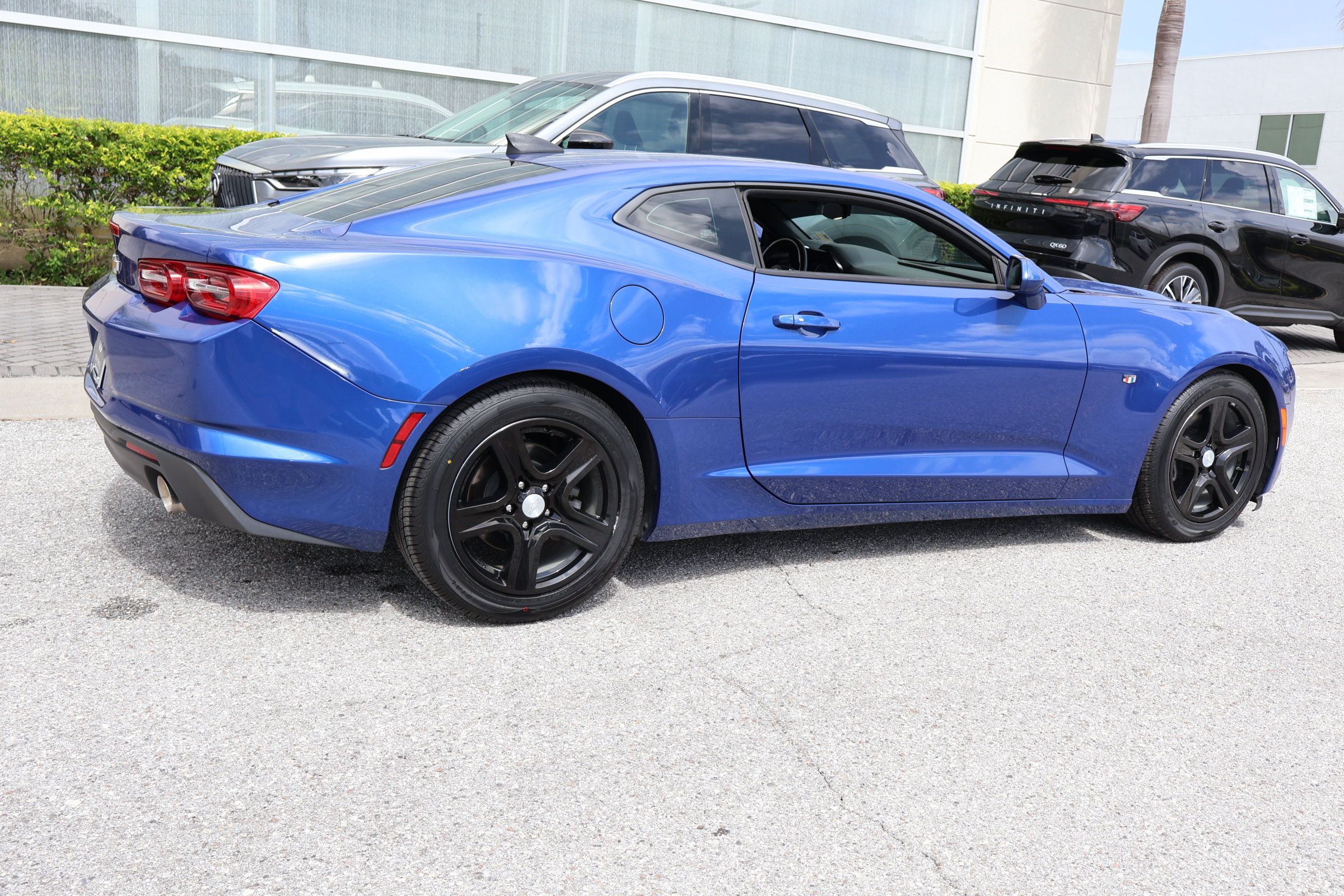 Used 2023 Chevrolet Camaro LT RWD image 8