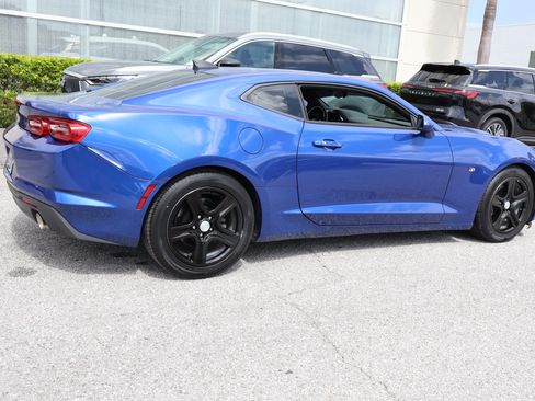 Used 2023 Chevrolet Camaro LT RWD image 8