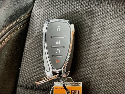 Used 2018 Chevrolet Trax LT w/ LT Convenience Package FWD image 12