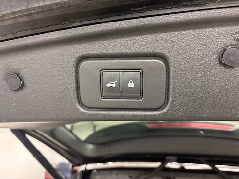 Used 2022 Nissan Pathfinder Platinum w/ Cargo Package image 19