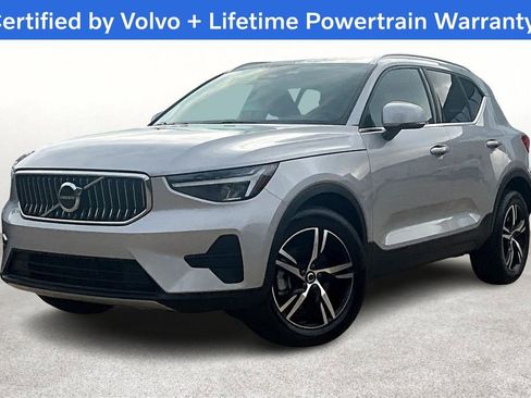 Certified 2025 Volvo XC40 B5 Core image 14