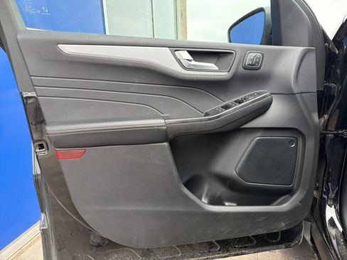 Used 2025 Ford Escape Platinum AWD/4WD image 18