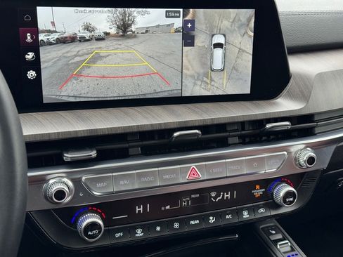 Used 2024 Kia Telluride SX w/ Towing Package image 24