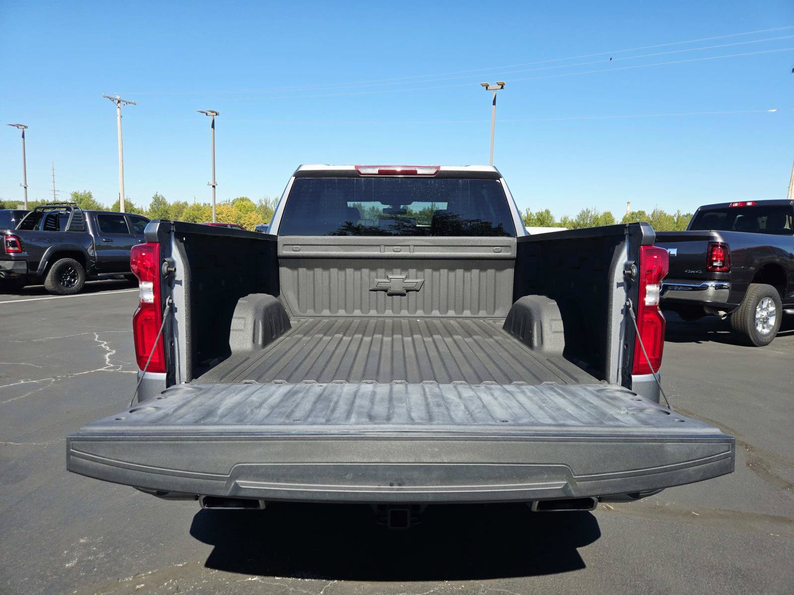 Used 2021 Chevrolet Silverado 1500 RST AWD/4WD image 14