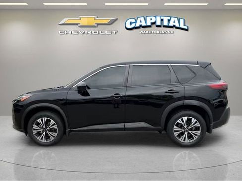 Used 2023 Nissan Rogue SV AWD/4WD image 2