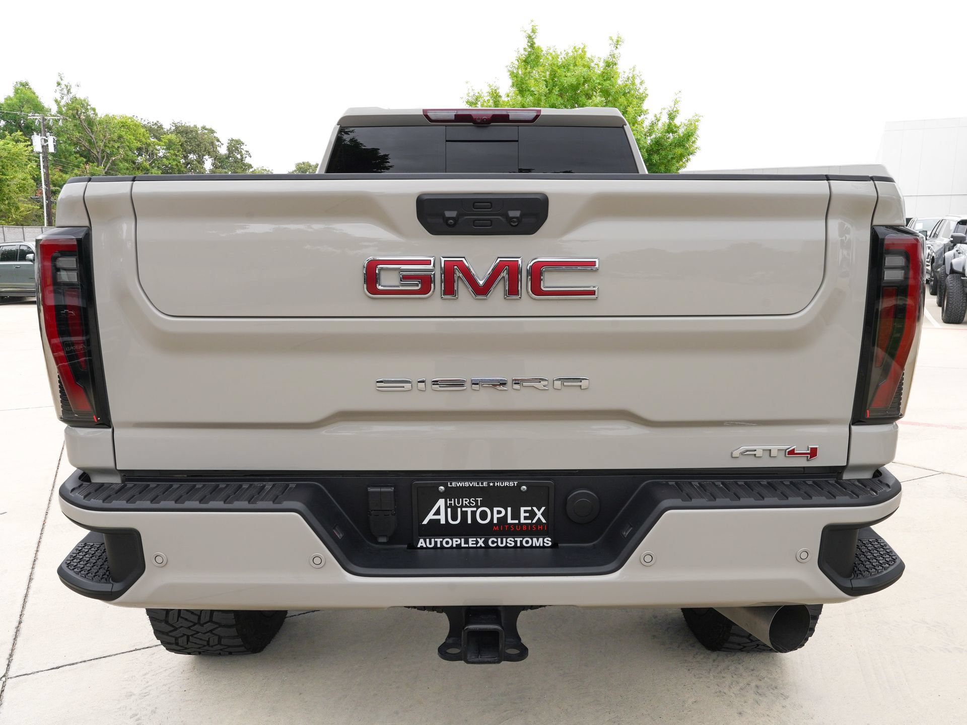 Used 2026 GMC Sierra 2500 AT4 w/ AT4 Premium Plus Package AWD/4WD image 4