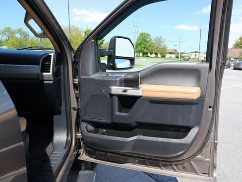 Used 2022 Ford F350 Lariat w/ Lariat Ultimate Package AWD/4WD image 21