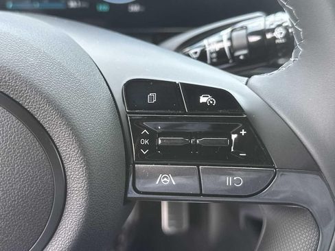 New 2025 Hyundai Elantra SEL FWD image 19