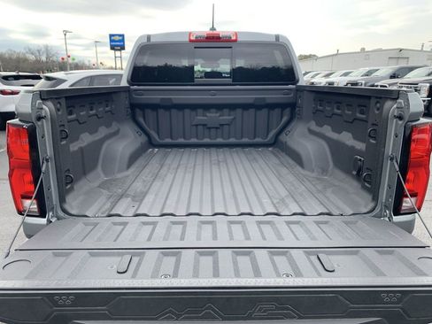 Used 2025 Chevrolet Colorado ZR2 w/ Technology Package image 19