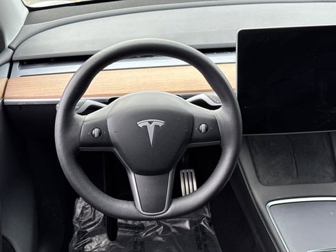 Used 2025 Tesla Model Y Performance AWD/4WD image 17