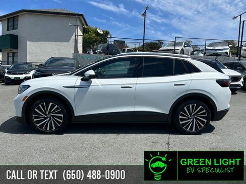 Used 2023 Volkswagen ID.4 Pro S Plus RWD image 8