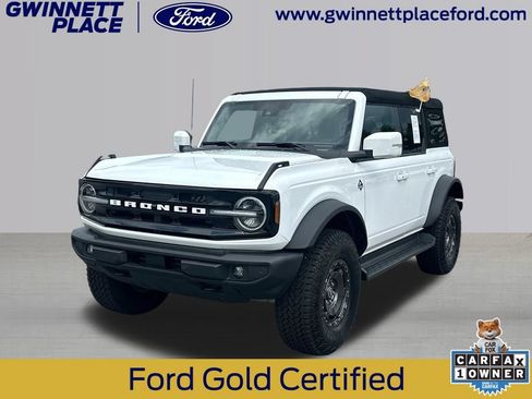 Certified 2025 Ford Bronco Outer Banks w/ Sasquatch Package AWD/4WD image 1